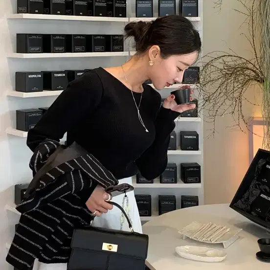 [BUNJANG] Chix Label Rev Bag Small Black with Twilly / 칙스라벨 레브백 스몰 블랙 +트윌리포함