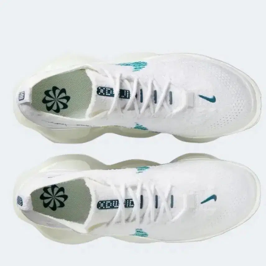 [BUNJANG] Nike Air Max Scorpion Flyknit White Geode Teal Sneakers / 나이키 에어맥스 스콜피온 플라이니트 화이트 지오드 틸 275
