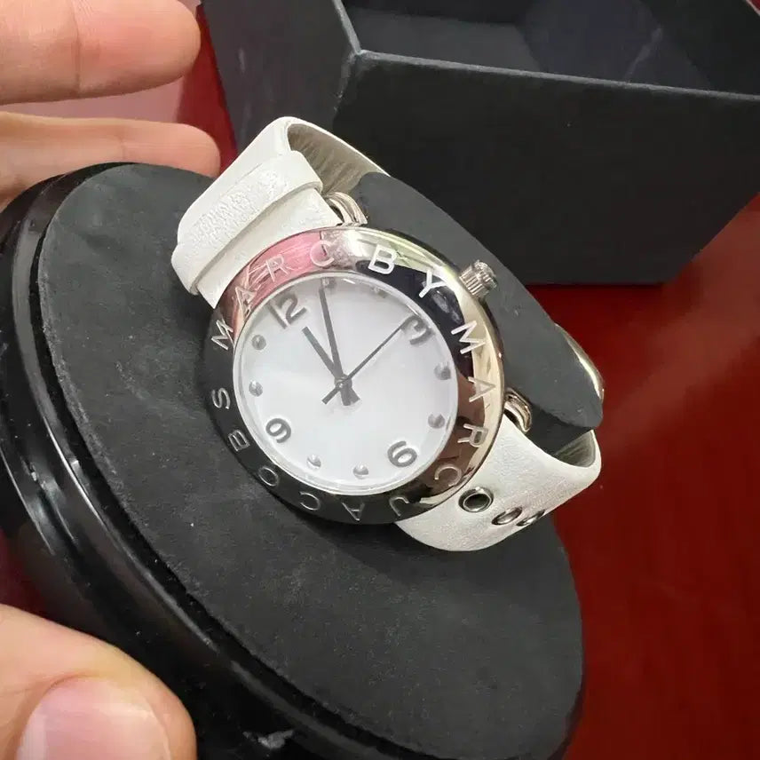 [BUNJANG] Marc by Marc Jacobs Women's Leather Watch White / 정품 마크 바이 마크제이콥스 여성 가죽 시계 화이트 새제품 보증서 포함