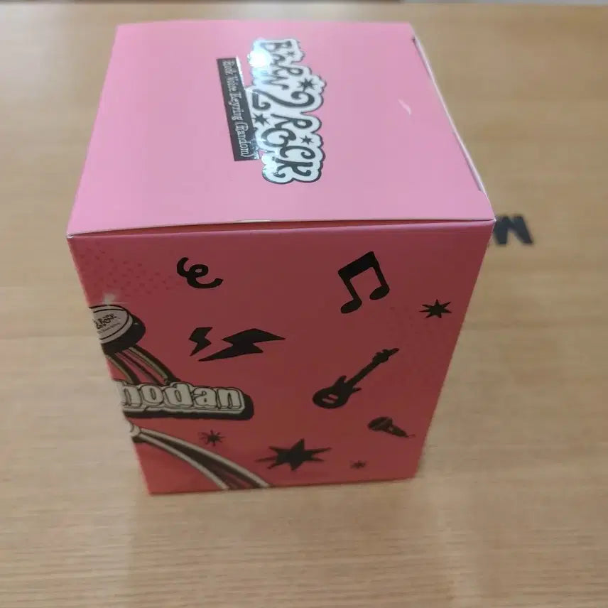 QWER 2주년 팝업 한정 락보이스 키링 마젠타 멤버 판매