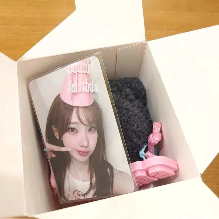 QWER 2주년 팝업 한정 락보이스 키링 마젠타 멤버 판매