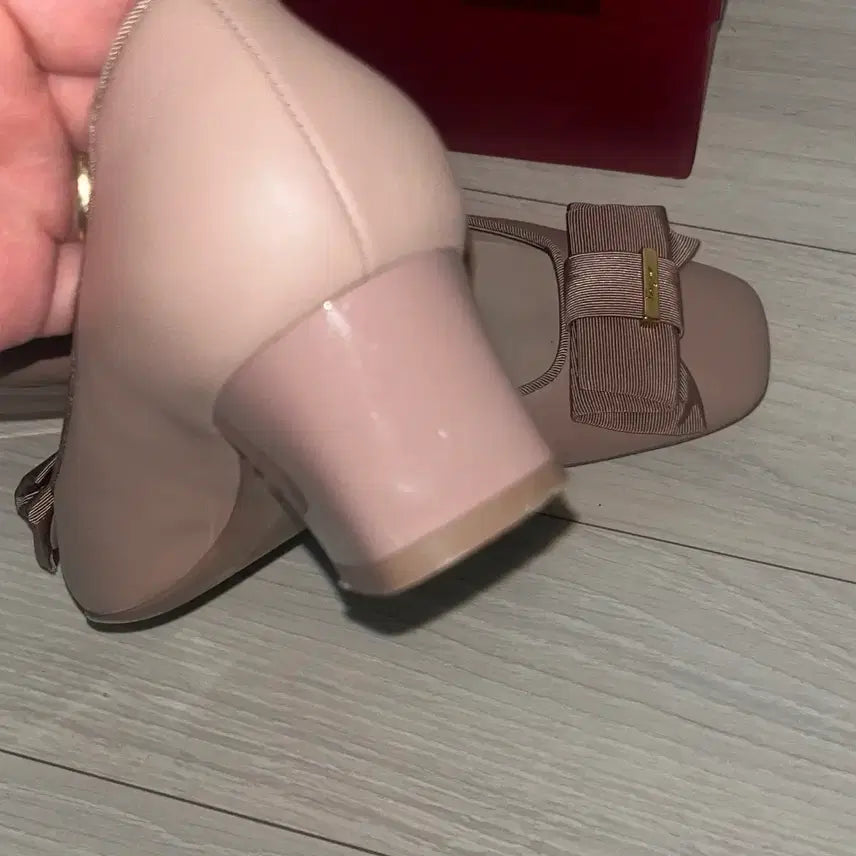 [BUNJANG] F(x) Krystal Ferragamo Pink Heels (Size 230) / 에겐녀깔 페라가모 인디핑크 구두 230