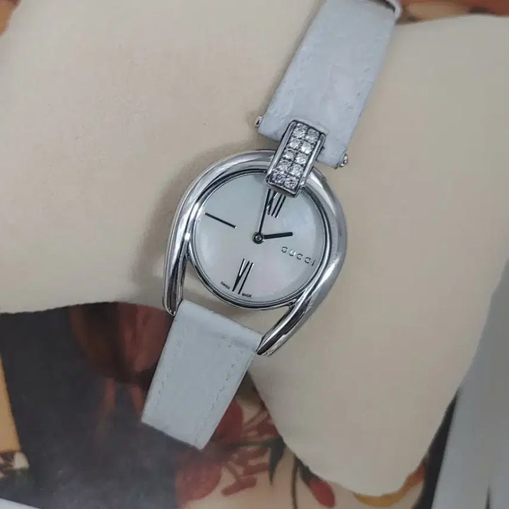 [BUNJANG] Gucci Women's Watch / 구찌 12P 다이아 자개판  여성시계