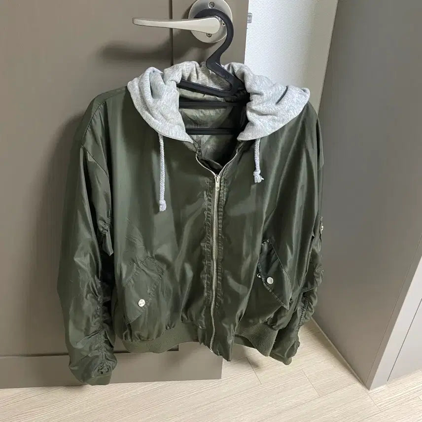 [BUNJANG] Kaki Hooded Flight Jacket / 카키 후드 항공점퍼