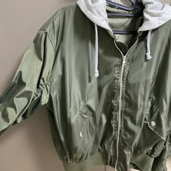 [BUNJANG] Kaki Hooded Flight Jacket / 카키 후드 항공점퍼