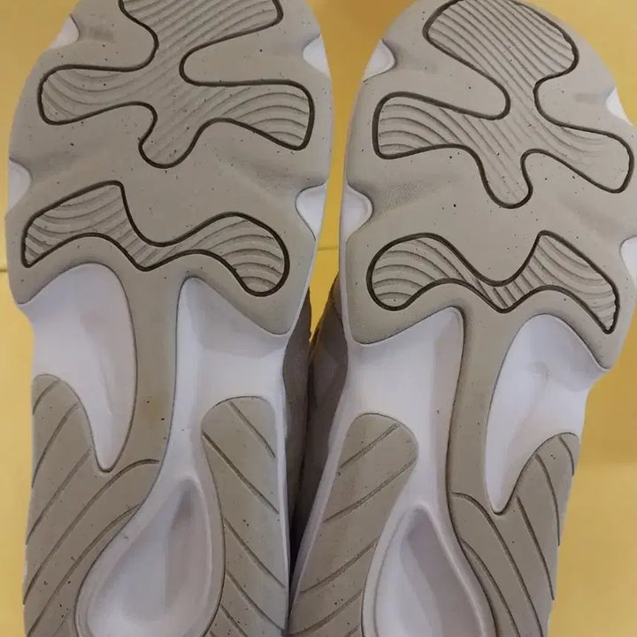 [BUNJANG] Nike Sneakers (240) / 여성 나이키 운동화 (240)