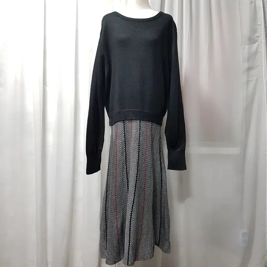 [BUNJANG] Vintage Pattern Black Flare Loose Fit Long Sleeve Knit Long Dress Women's 3L C1037 / 빈티지 패턴 검정 플레어 루즈핏 긴팔 니트 롱 원피스 여3L C1037