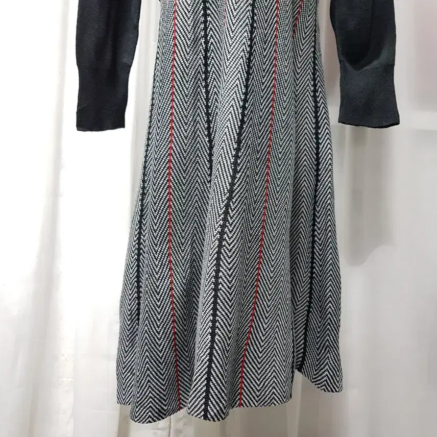[BUNJANG] Vintage Pattern Black Flare Loose Fit Long Sleeve Knit Long Dress Women's 3L C1037 / 빈티지 패턴 검정 플레어 루즈핏 긴팔 니트 롱 원피스 여3L C1037