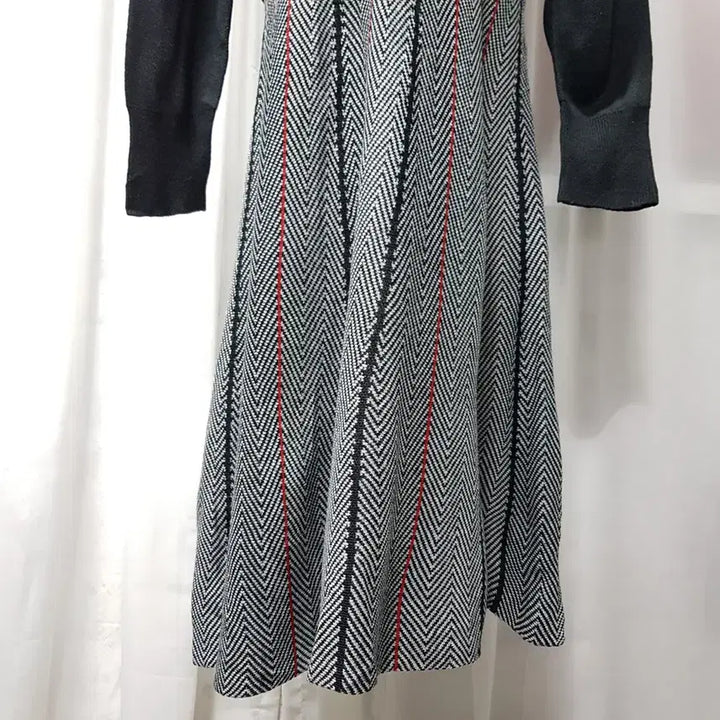 [BUNJANG] Vintage Pattern Black Flare Loose Fit Long Sleeve Knit Long Dress Women's 3L C1037 / 빈티지 패턴 검정 플레어 루즈핏 긴팔 니트 롱 원피스 여3L C1037