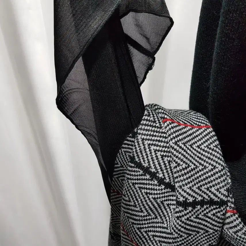 [BUNJANG] Vintage Pattern Black Flare Loose Fit Long Sleeve Knit Long Dress Women's 3L C1037 / 빈티지 패턴 검정 플레어 루즈핏 긴팔 니트 롱 원피스 여3L C1037