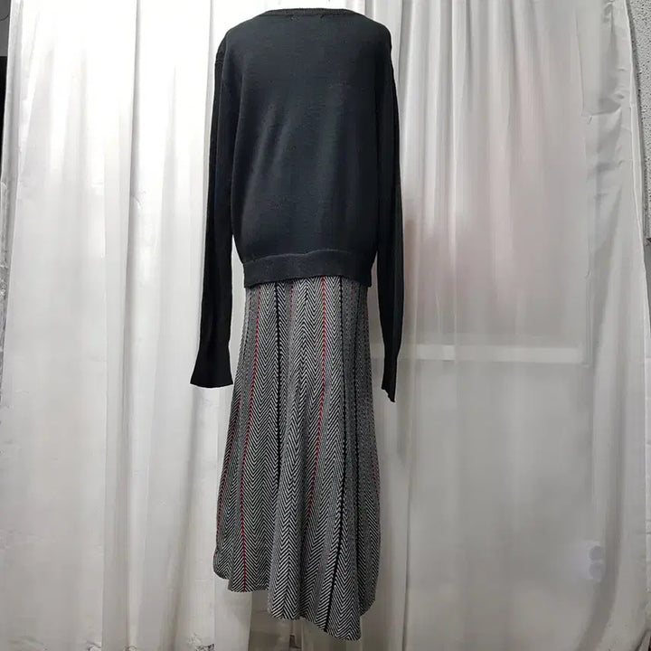 [BUNJANG] Vintage Pattern Black Flare Loose Fit Long Sleeve Knit Long Dress Women's 3L C1037 / 빈티지 패턴 검정 플레어 루즈핏 긴팔 니트 롱 원피스 여3L C1037