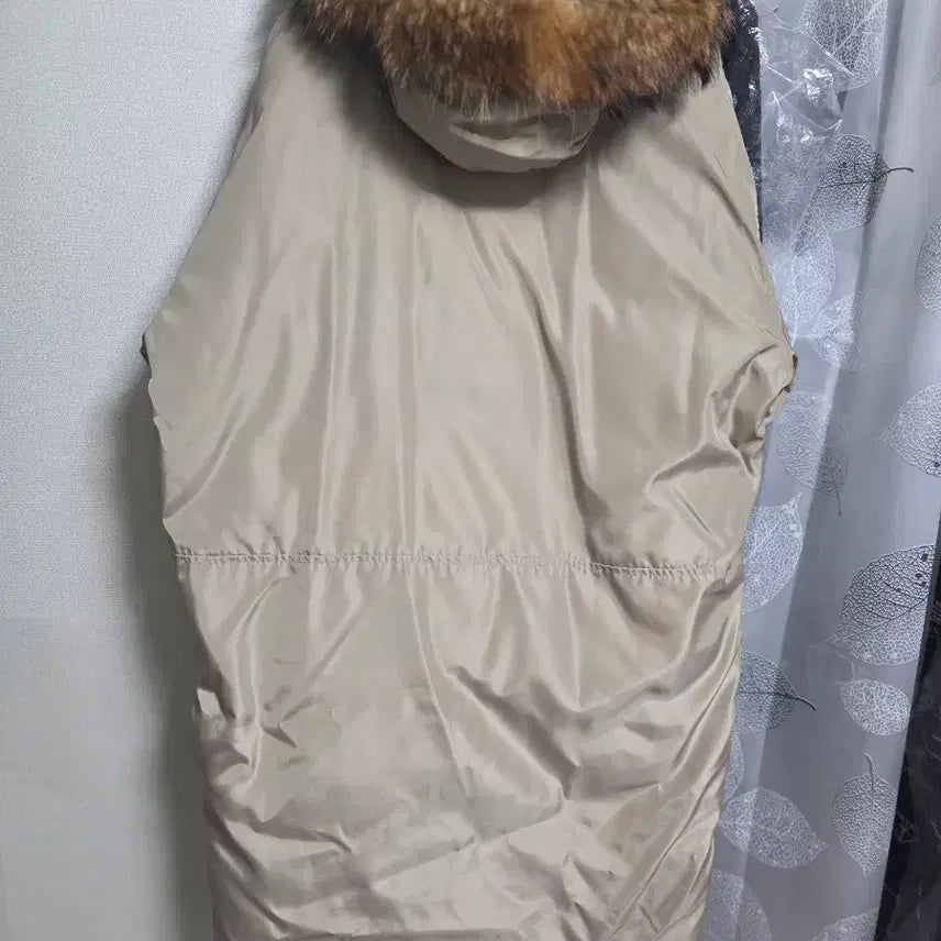 [BUNJANG] Beige Fur Hooded Long Padded Coat / 베이지색 퍼 후드 롱 패딩 코트