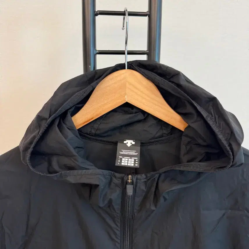 [BUNJANG] Descente Men's Black Single Layer Windbreaker Jacket / 데상트 남성 블랙 홑겹 바람막이 95사이즈