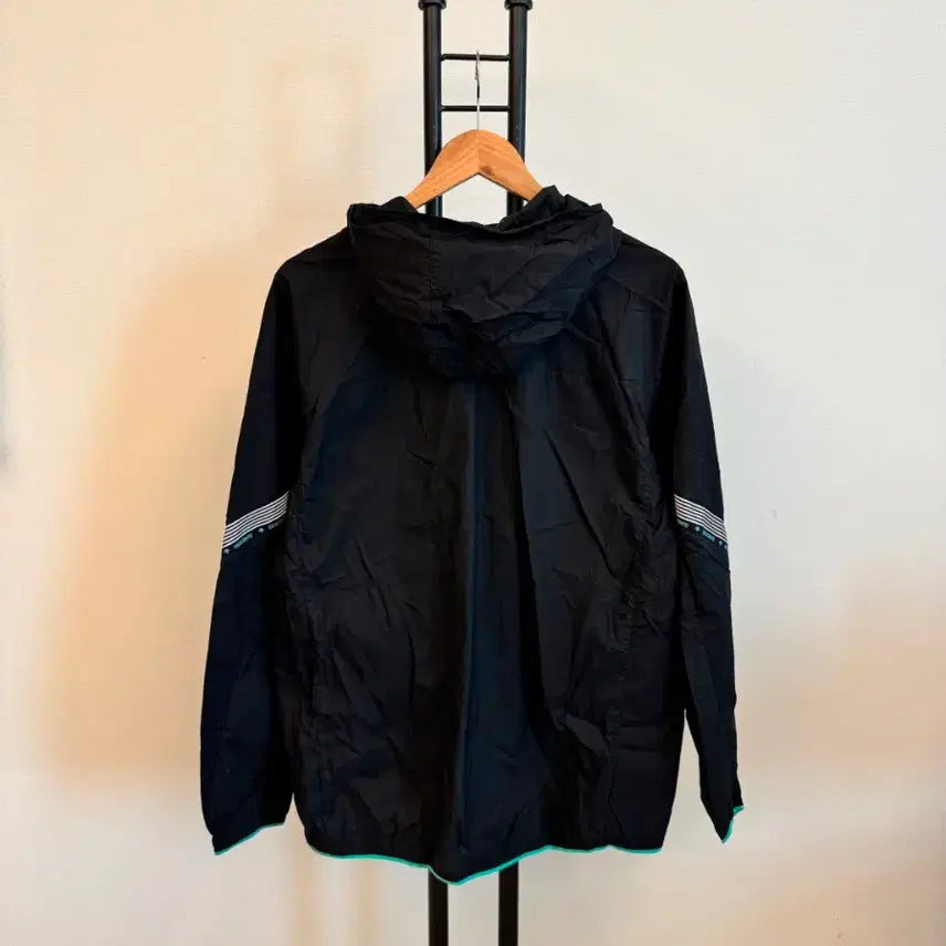 [BUNJANG] Descente Men's Black Single Layer Windbreaker Jacket / 데상트 남성 블랙 홑겹 바람막이 95사이즈