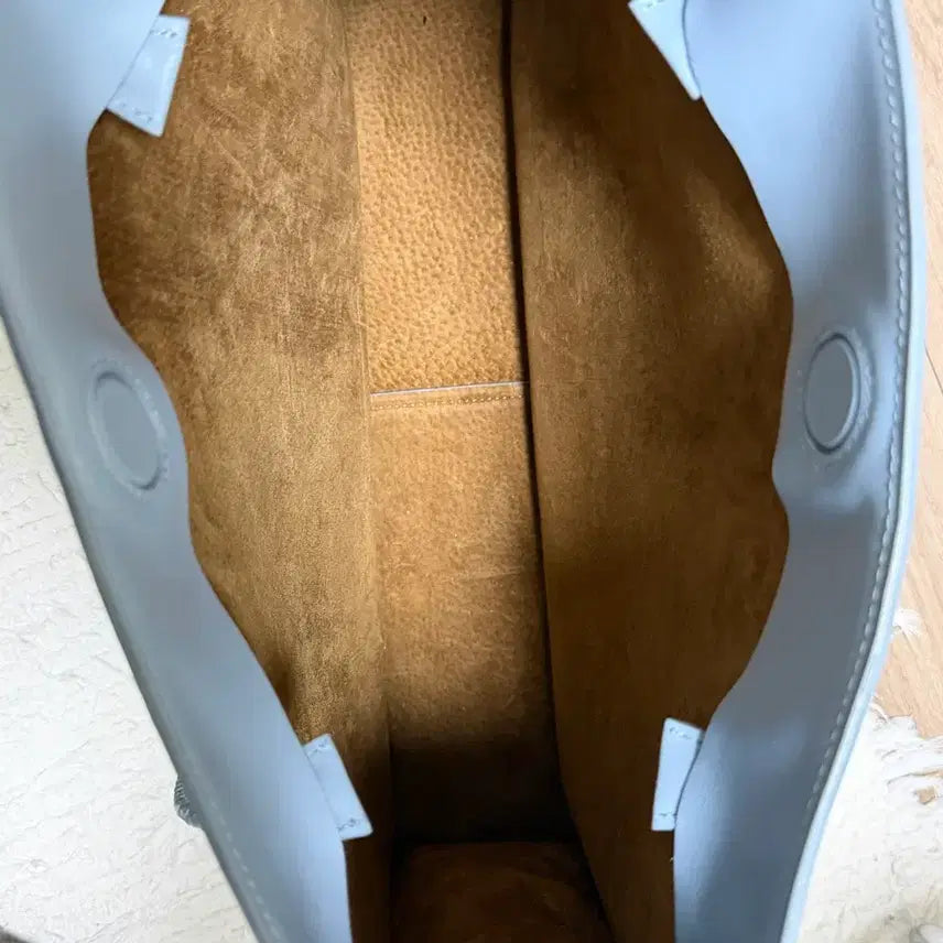 [BUNJANG] IVE Baby Blue Shoulder Bag / issi 베이비블루 숄더백 (거의 새상품)