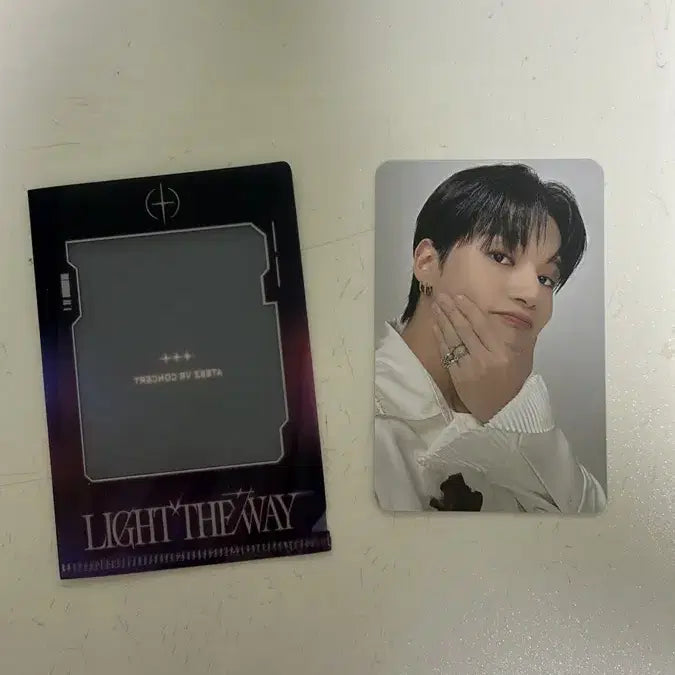 에이티즈 우영 vr콘 2주차 특전 포카 홀더 포함