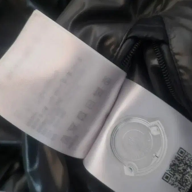 [BUNJANG] Moncler Maya Padded Jacket Size 2 / 몽클레어 마야 유광패딩 2번