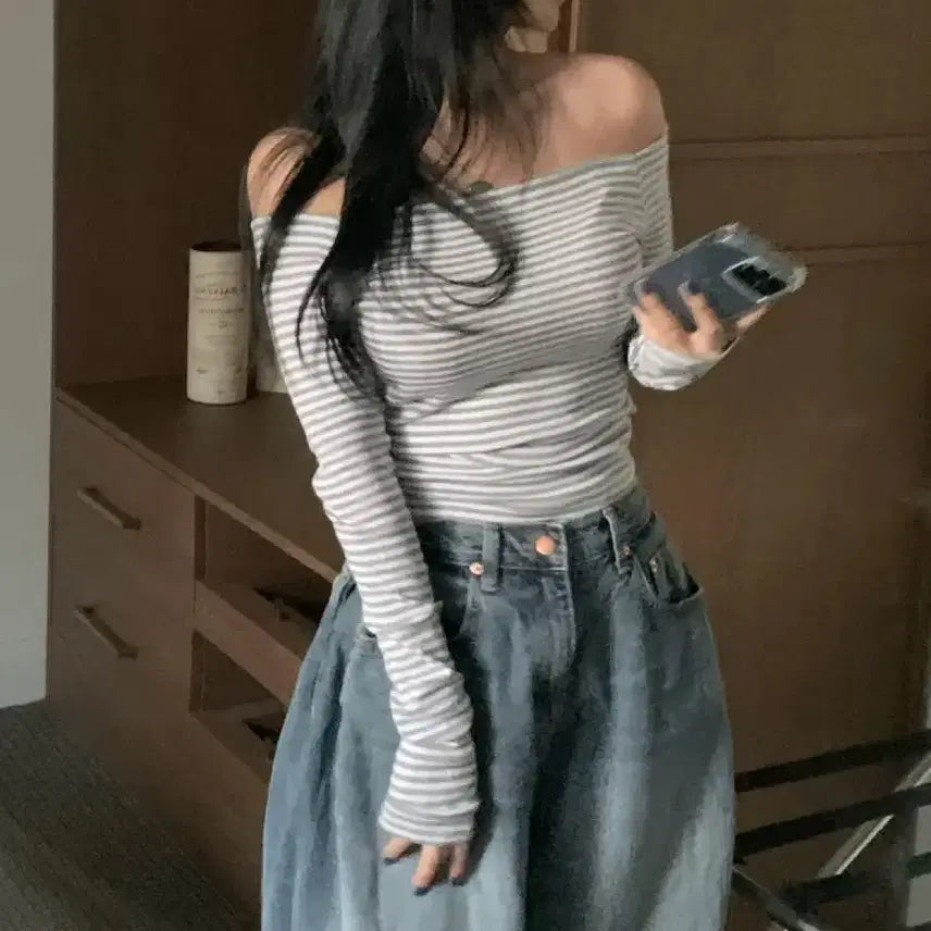 [BUNJANG] YEOLEE Off-Shoulder Striped Top / 여리 단가라 오프숄더