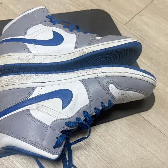 [BUNJANG] Nike Air Jordan 1 Low Blue/White Sneakers / 나이키 에어 조던 1 로우 블루/화이트