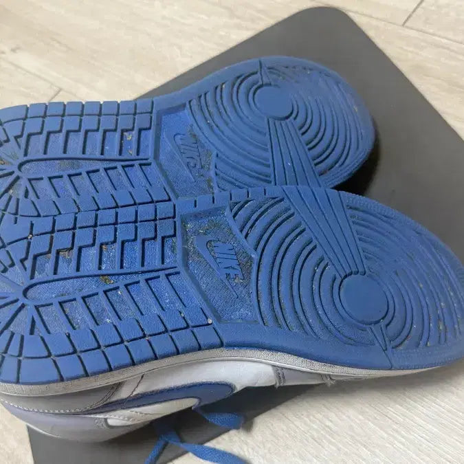 [BUNJANG] Nike Air Jordan 1 Low Blue/White Sneakers / 나이키 에어 조던 1 로우 블루/화이트