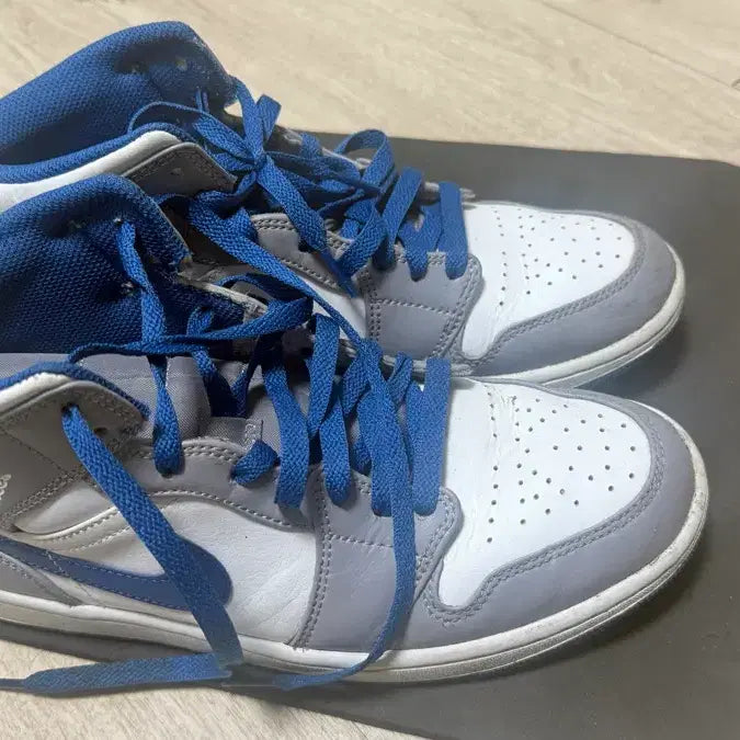[BUNJANG] Nike Air Jordan 1 Low Blue/White Sneakers / 나이키 에어 조던 1 로우 블루/화이트