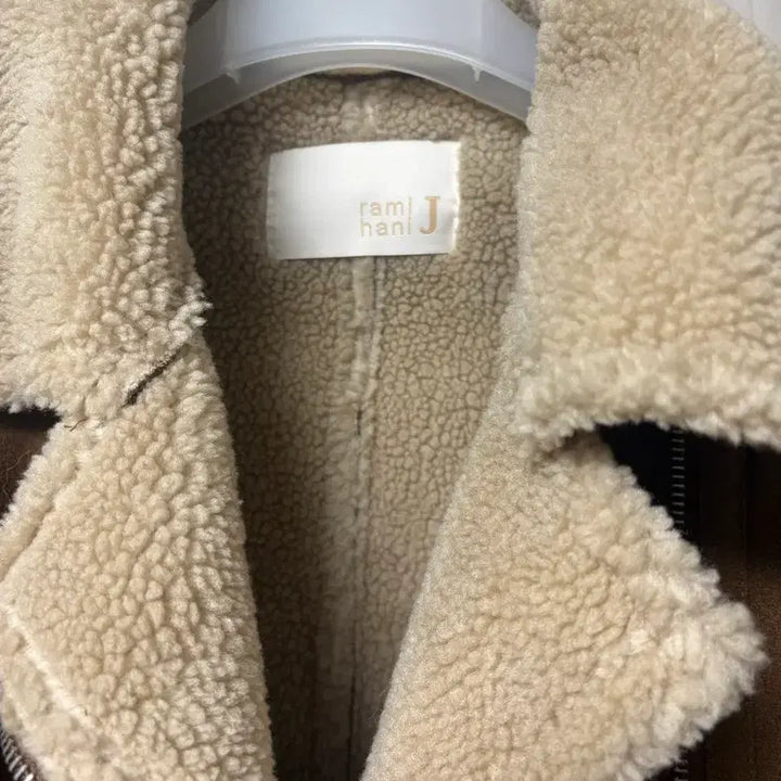 [BUNJANG] Cropped Faux Suede Shearling Jacket (Brown) / 크롭 무스탕 자켓 (브라운)