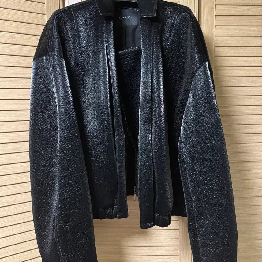 [BUNJANG] Songzio 26SS Crop Cocoon Collar Black Jumper / [OS] 송지오 26SS 쇼피스 크롭 코쿤 카라 블랙점퍼