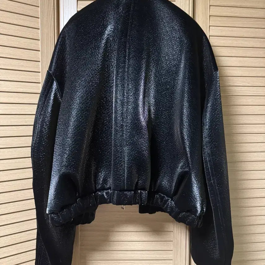 [BUNJANG] Songzio 26SS Crop Cocoon Collar Black Jumper / [OS] 송지오 26SS 쇼피스 크롭 코쿤 카라 블랙점퍼