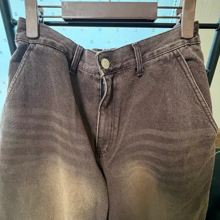 [BUNJANG] Brown Denim Pants with Damage Detail / 데미지 브라운 데님 팬츠
