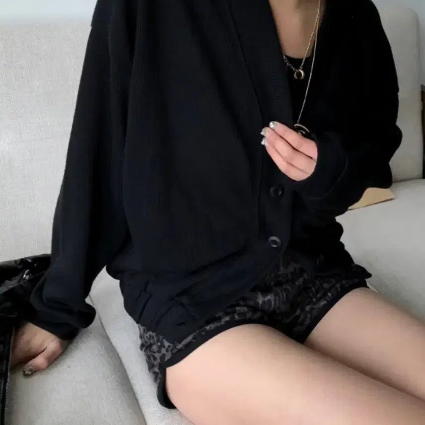 [BUNJANG] ONEUS Loose Fit Knit Cardigan Black / 오네 루즈핏 니트 가디건 블랙