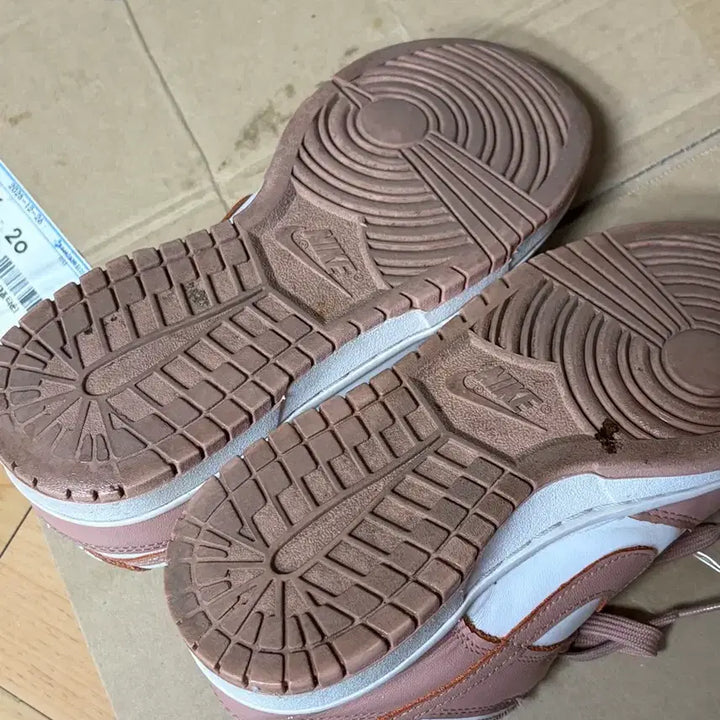 [BUNJANG] Nike Dunk Rose Whisper Sneakers (Size 245) / 나이키 덩크 로즈 위스퍼 245
