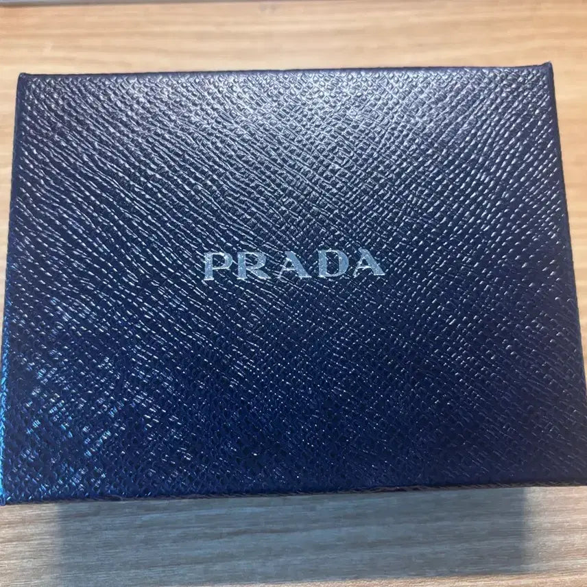 [BUNJANG] Prada Saffiano Logo Black Zip Wallet / 프라다 사피아노 로고 블랙 지퍼 반지갑