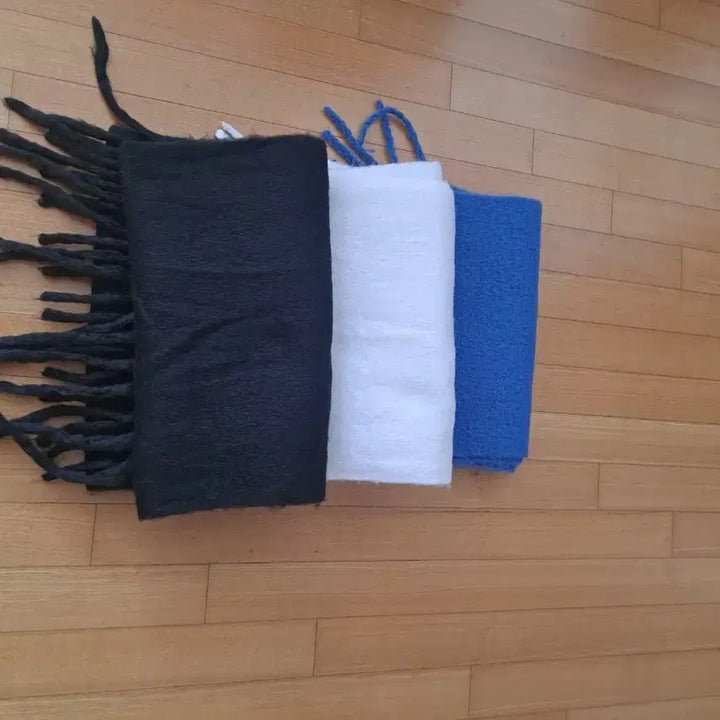 [BUNJANG] Fringe Scarf (Black/Pale Blue/White) / 블랙/페일블루/화이트 프린지 머플러새상품