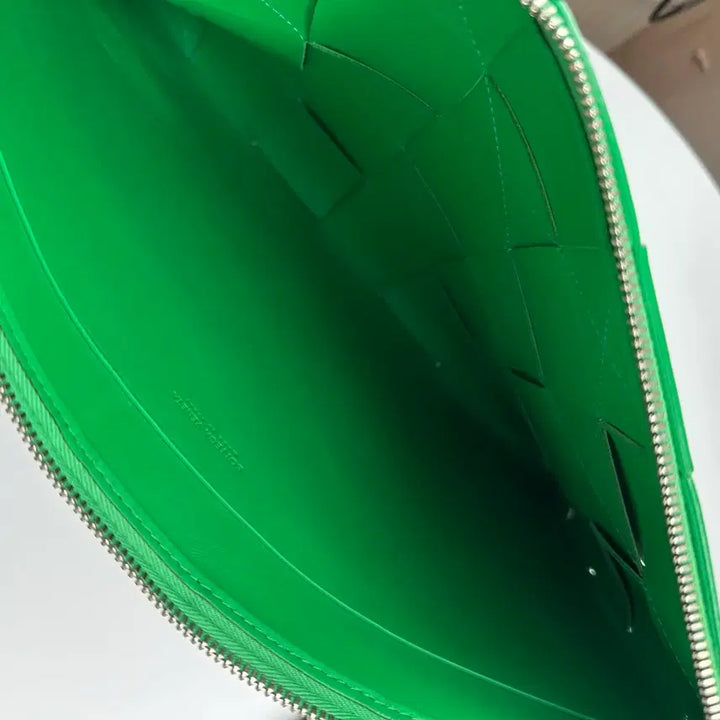 [BUNJANG] Bottega Veneta Green Clutch Bag / 보테가 베네타 그린 클러치백