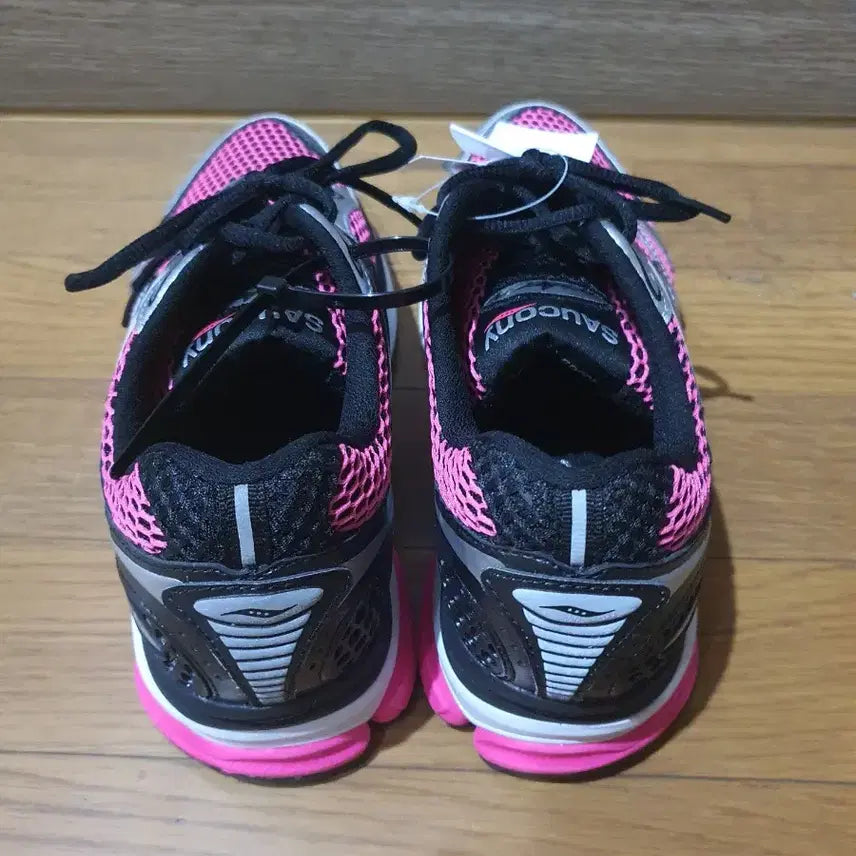 [BUNJANG] Saucony Pink Women's Sneakers (Size 250) / 써코니 Saucony 핑크 여성 운동화 250사이즈