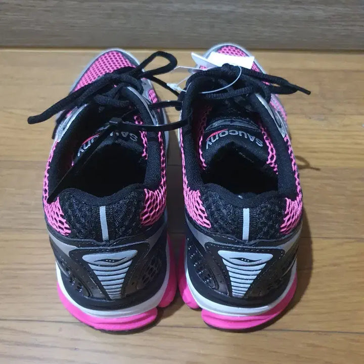 [BUNJANG] Saucony Pink Women's Sneakers (Size 250) / 써코니 Saucony 핑크 여성 운동화 250사이즈