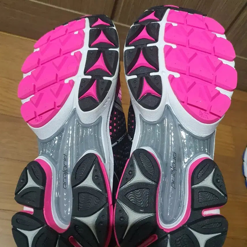 [BUNJANG] Saucony Pink Women's Sneakers (Size 250) / 써코니 Saucony 핑크 여성 운동화 250사이즈