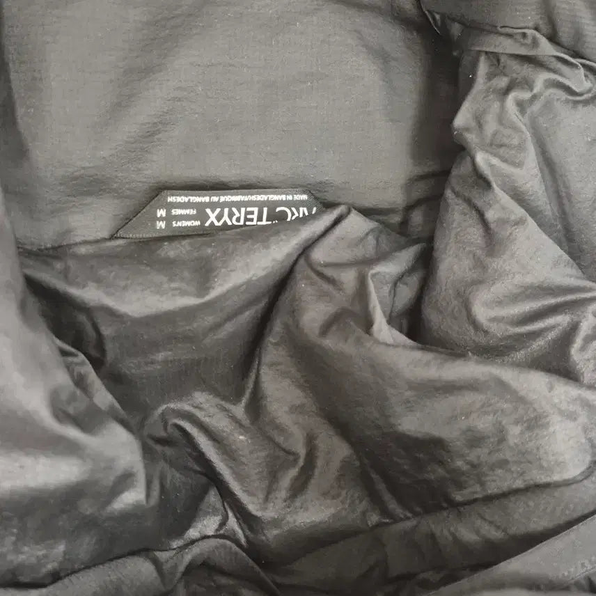 [BUNJANG] Arc'teryx Atom LT Hoody Black Women's M / 아크테릭스 아톰 LT 후디 블랙 여성 M (상태최상)