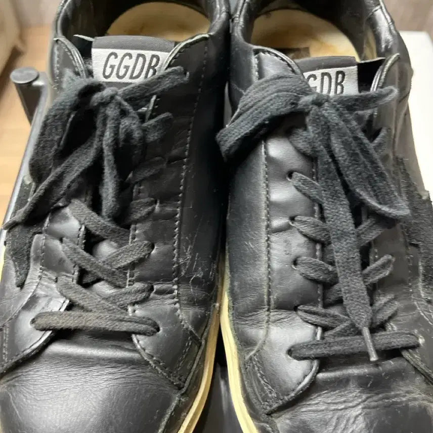 [BUNJANG] Golden Goose Leather Sneakers (Size 275-280) / 골든구스 블랙 레더 스니커즈  275~280