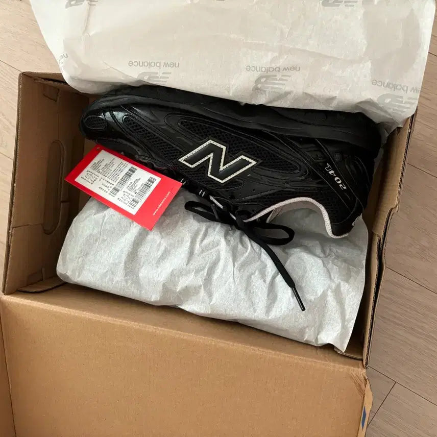 [BUNJANG] New Balance 204 Size 250 Sneakers / 뉴발란스 204 250사이즈