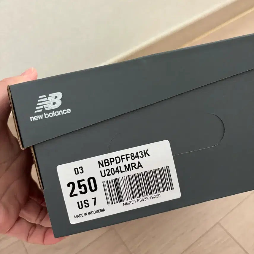 [BUNJANG] New Balance 204 Size 250 Sneakers / 뉴발란스 204 250사이즈