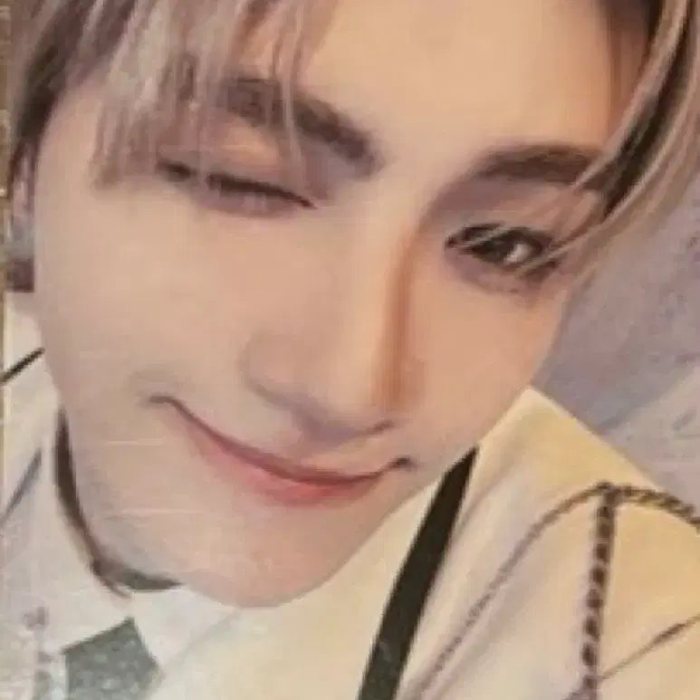 투어스 TWS 사운드웨이브 럭드 지훈 팝니다.