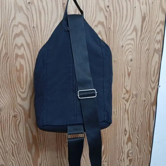 [BUNJANG] Bymoss Drawstring Sling Bag / 바이모스 드로우스트링 슬링백