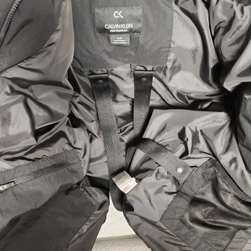 [BUNJANG] Calvin Klein Black Padded Jacket 105 / [최최종가][크린토피아 세탁완료]캘빈클라인 ck 블랙 패딩 점퍼 105호