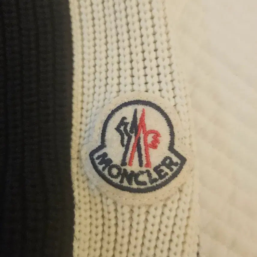 [BUNJANG] Moncler Knit Padded Jacket (M Size) / 몽클레어 니트 패딩 M사이즈 23-24시즌 정품