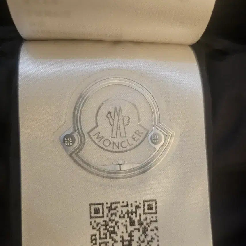 [BUNJANG] Moncler Knit Padded Jacket (M Size) / 몽클레어 니트 패딩 M사이즈 23-24시즌 정품