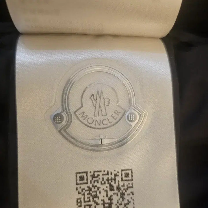 [BUNJANG] Moncler Knit Padded Jacket (M Size) / 몽클레어 니트 패딩 M사이즈 23-24시즌 정품