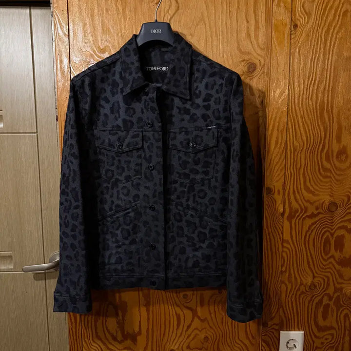 [BUNJANG] Tom Ford Leopard Print Trucker Jacket / 톰포드 레오파드 트러커 자켓 판매 합니다.