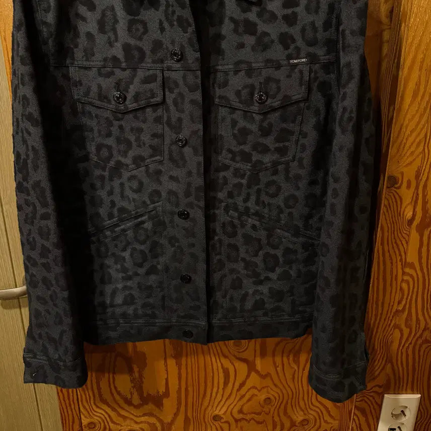 [BUNJANG] Tom Ford Leopard Print Trucker Jacket / 톰포드 레오파드 트러커 자켓 판매 합니다.