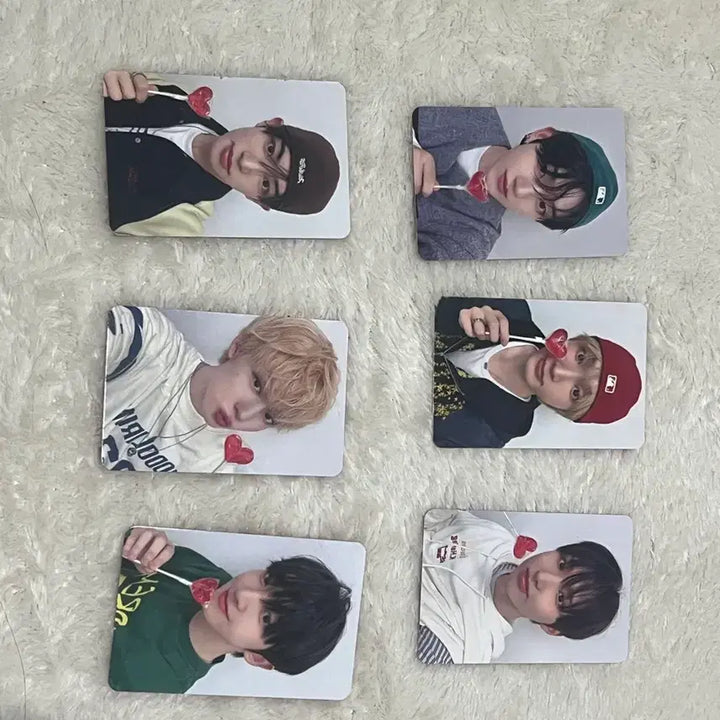 킥플립 미공포 일괄 양도 한세트 1.3 하트사탕, 교복, 축구부,눈사람